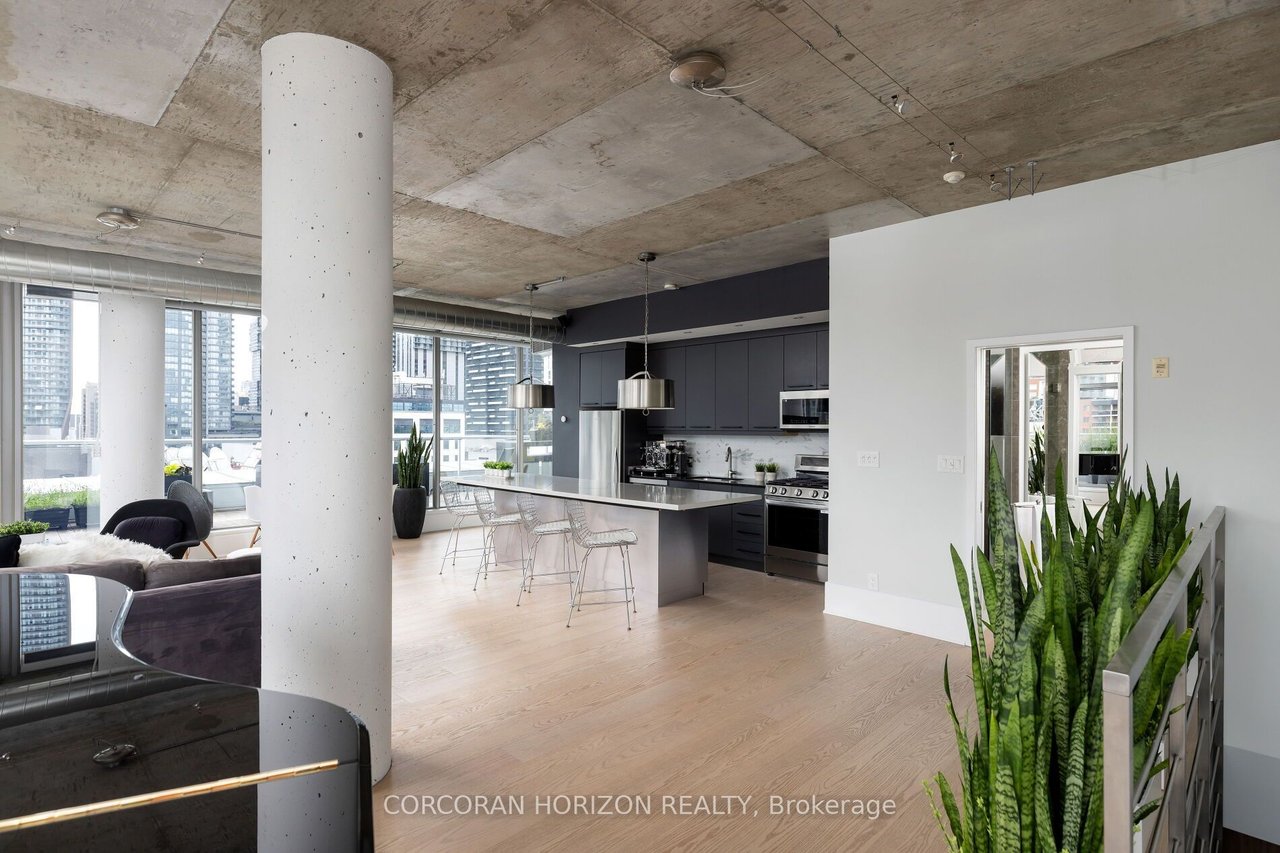 QUEEN ST W PENTHOUSE