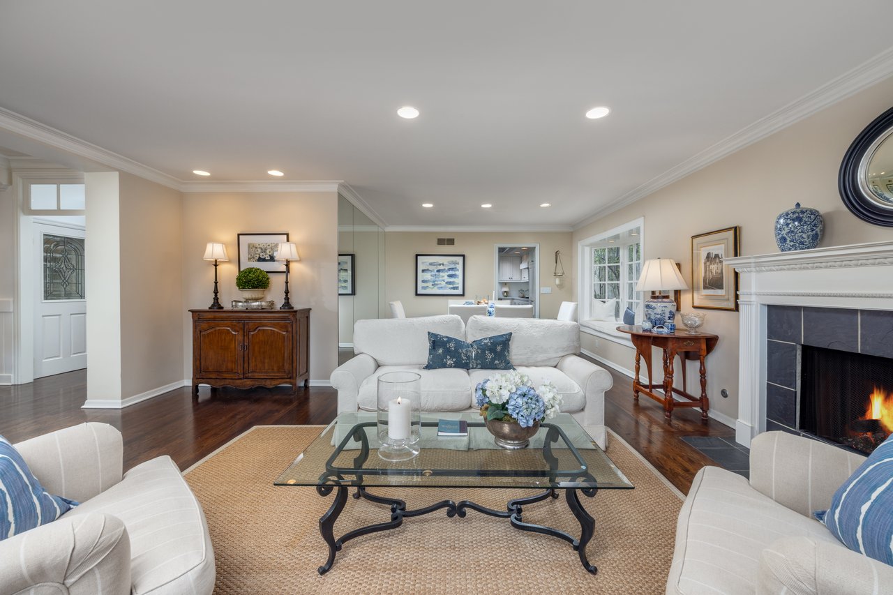  877 Sandcastle Drive