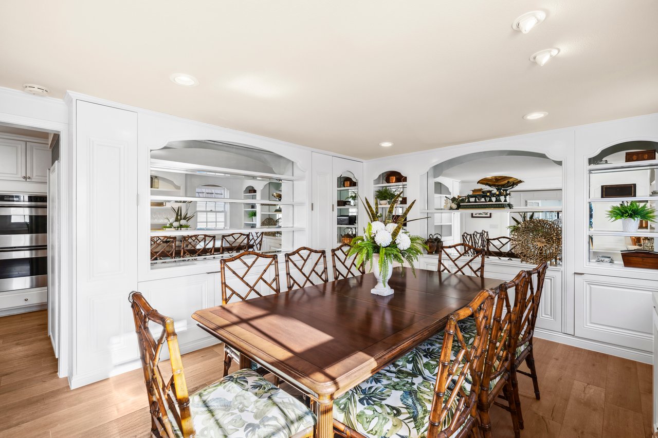 302 Narcissus Avenue