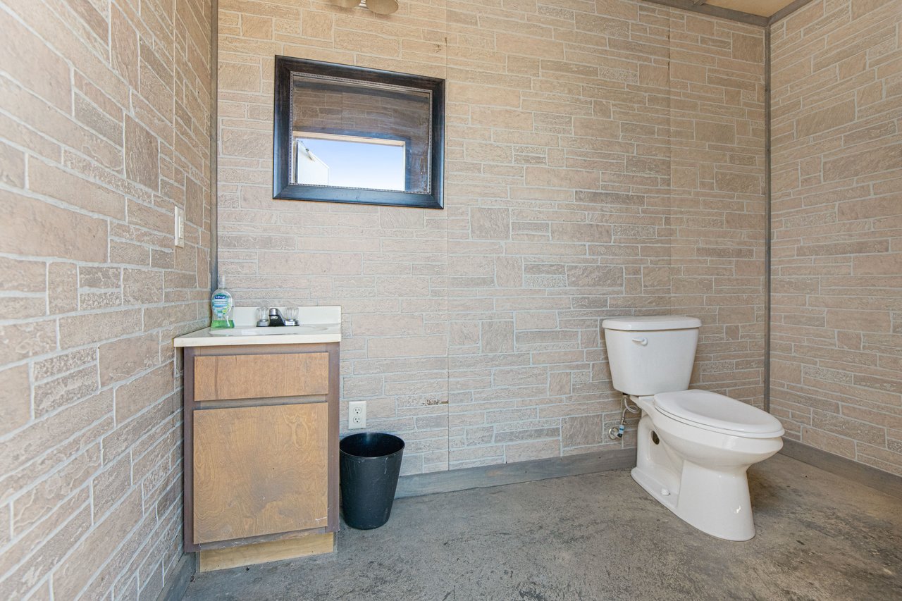 185 Acre Horse and Cattle Ranch