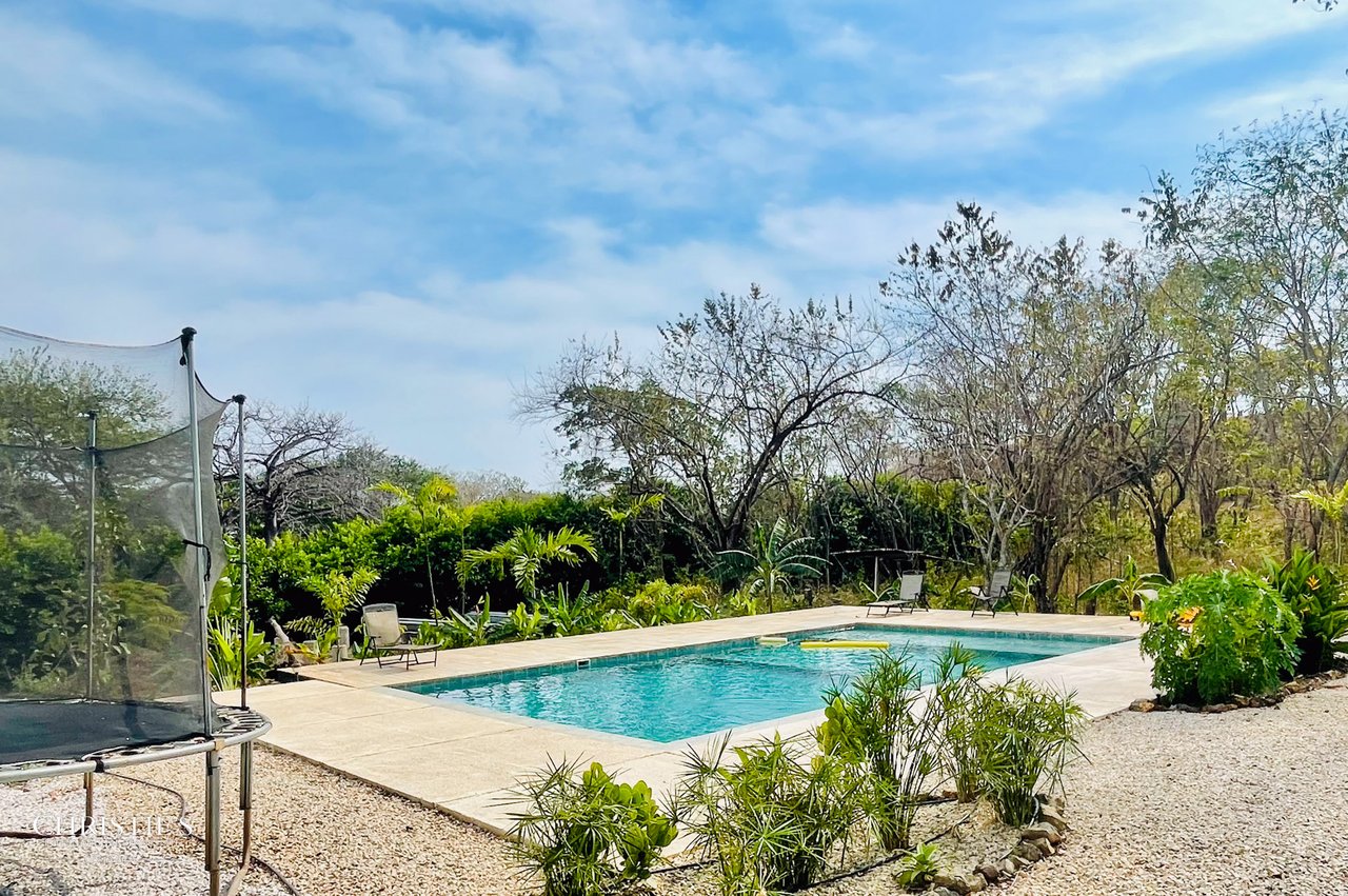 Tropical Villas Estate: A Unique Opportunity with 4 Private Villas