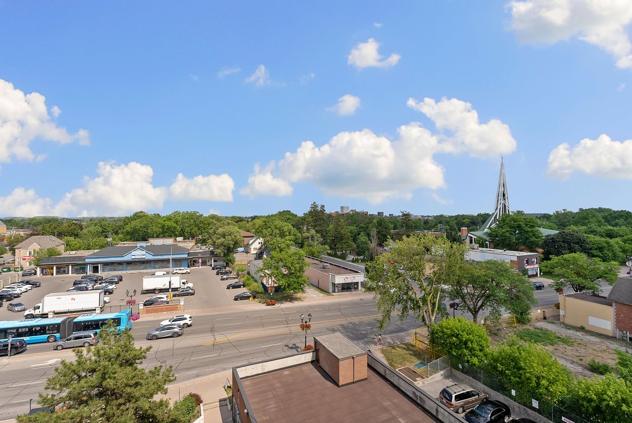 10330 Yonge Street W 707