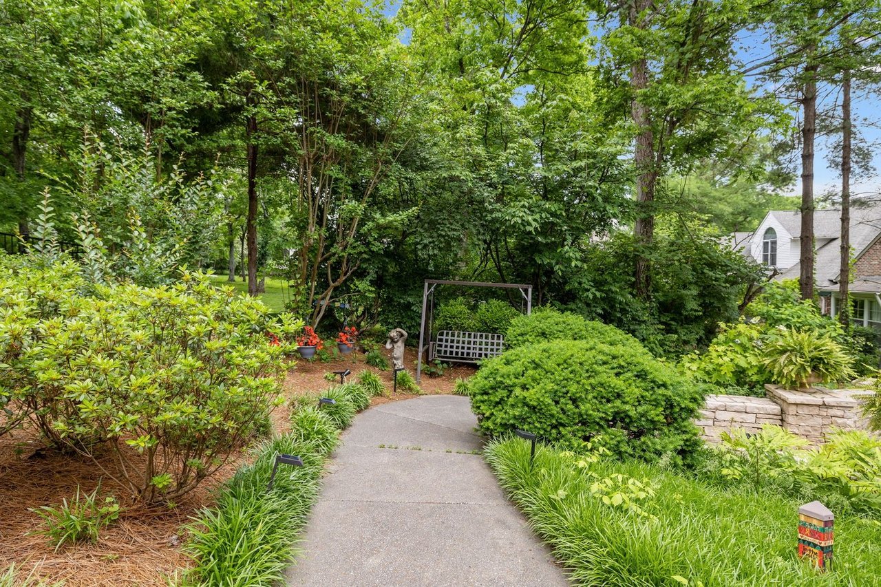 915 Calloway Dr