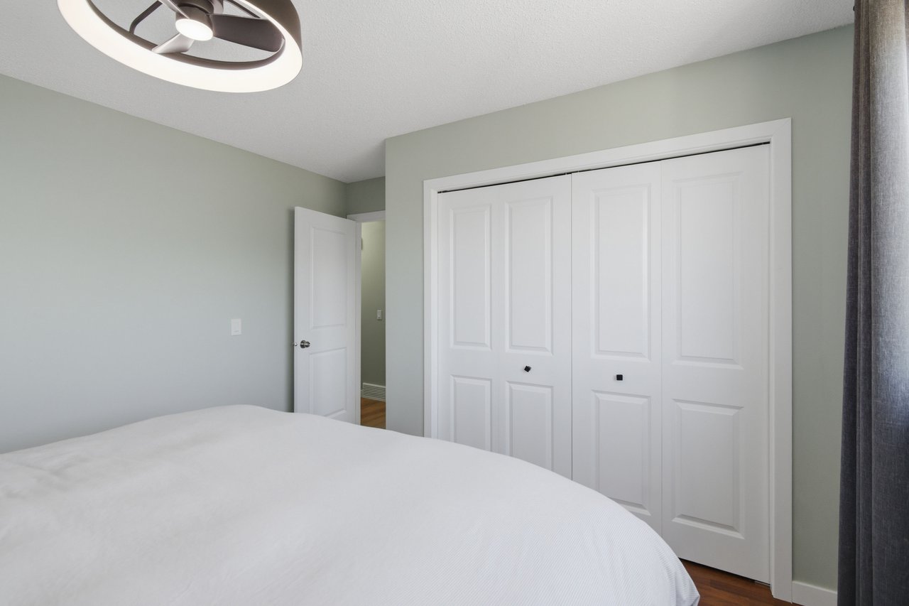 559 Deerpath Court SE
