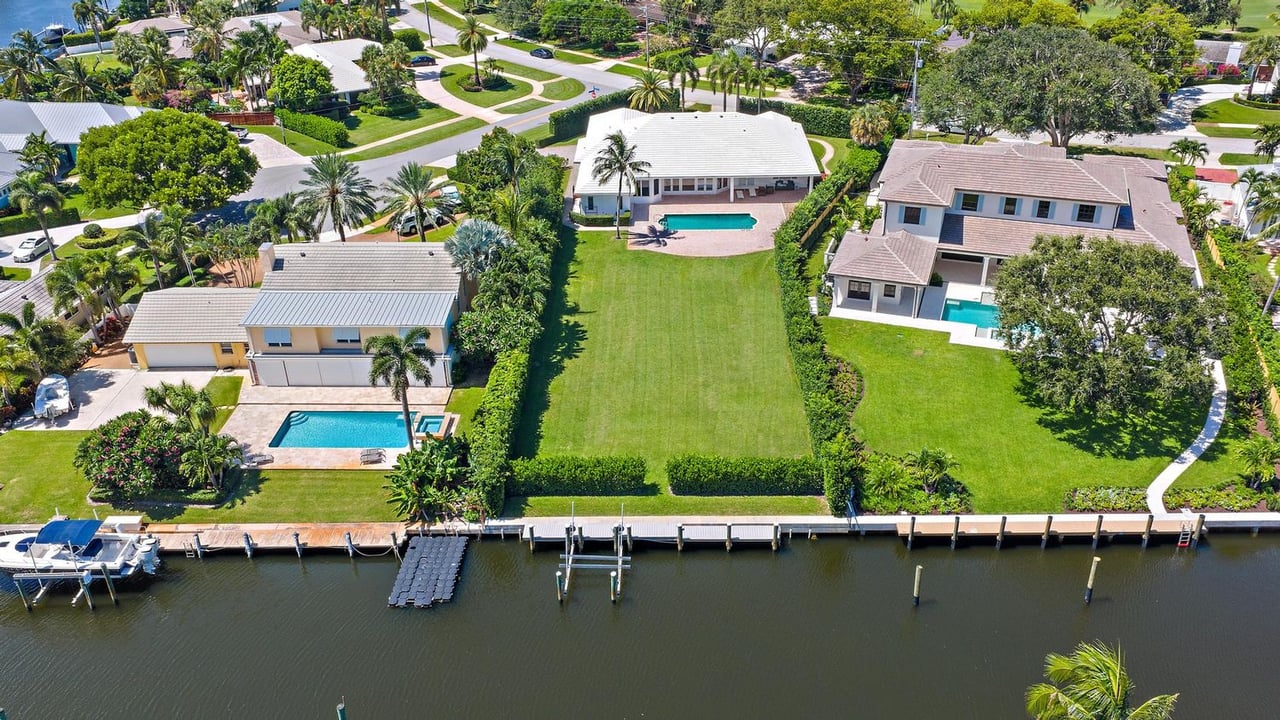 839 Country Club Dr