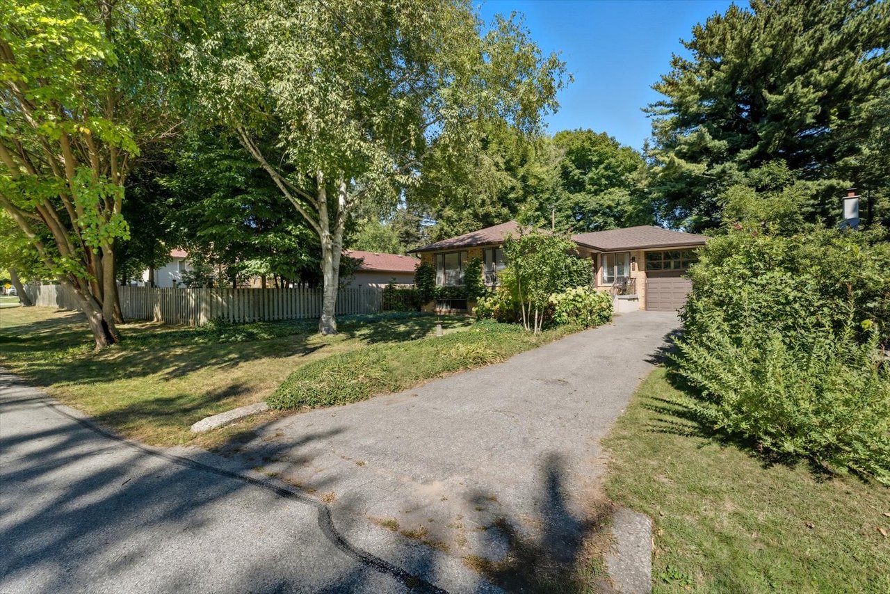 1229 Welwyn Dr