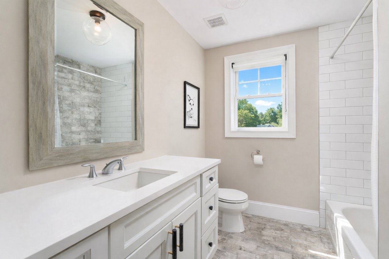 700 Gin Lane, Southold