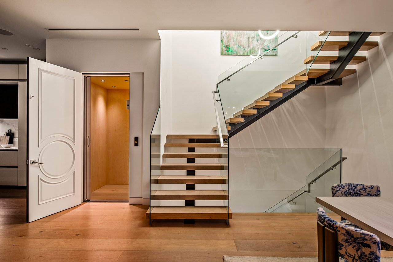 1845 Coldwater Canyon Dr