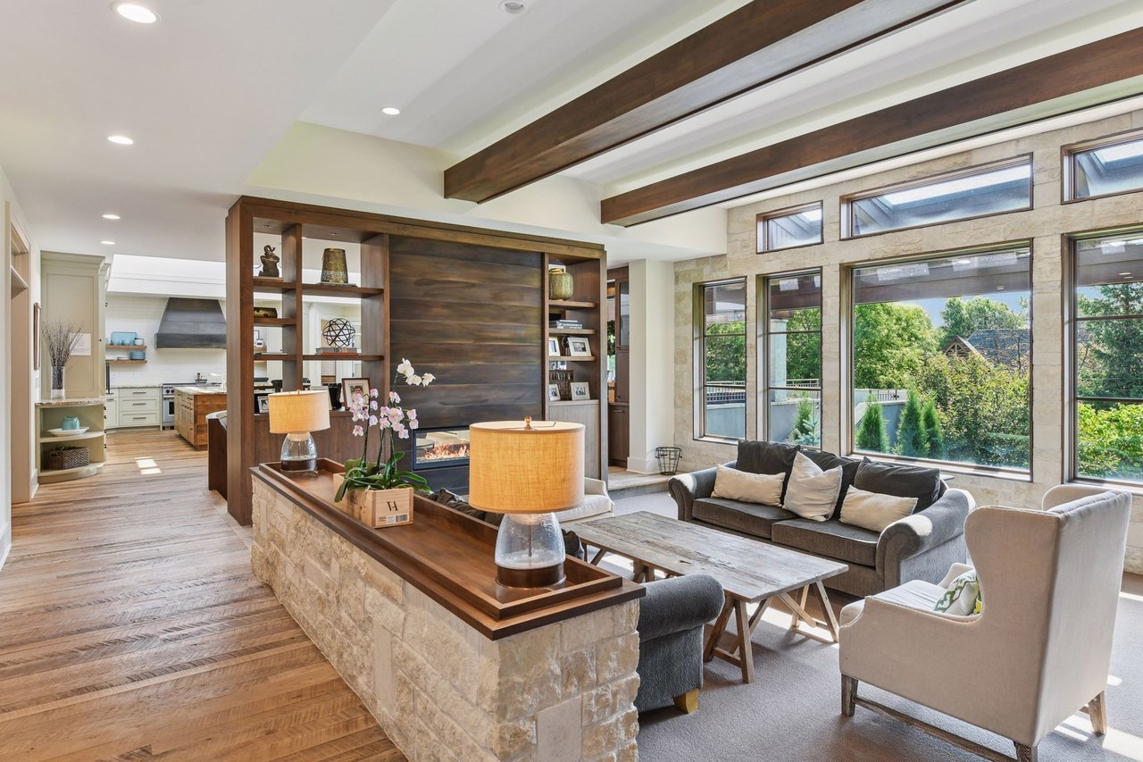 8 Circle W, Edina
