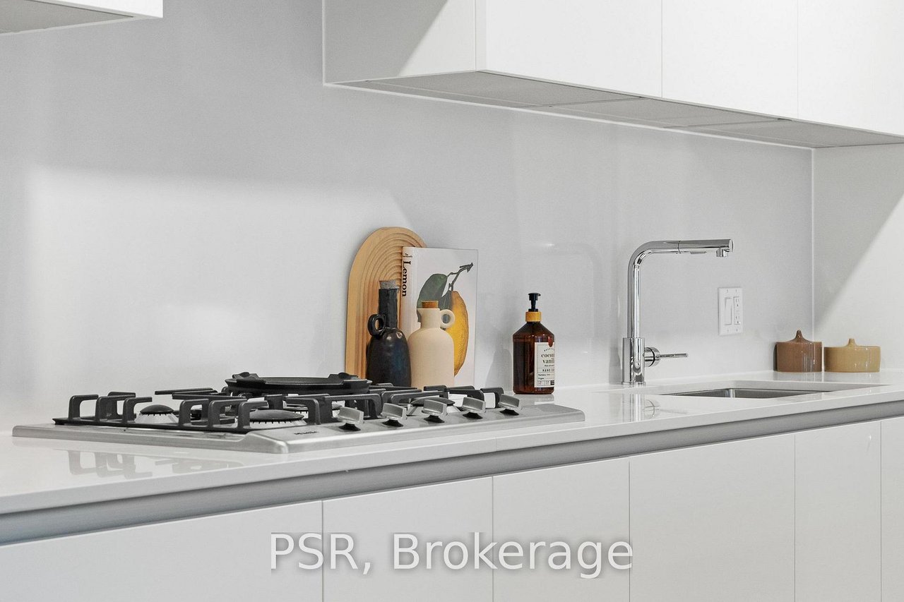 THE RESIDENCES ON KEEWATIN AVE