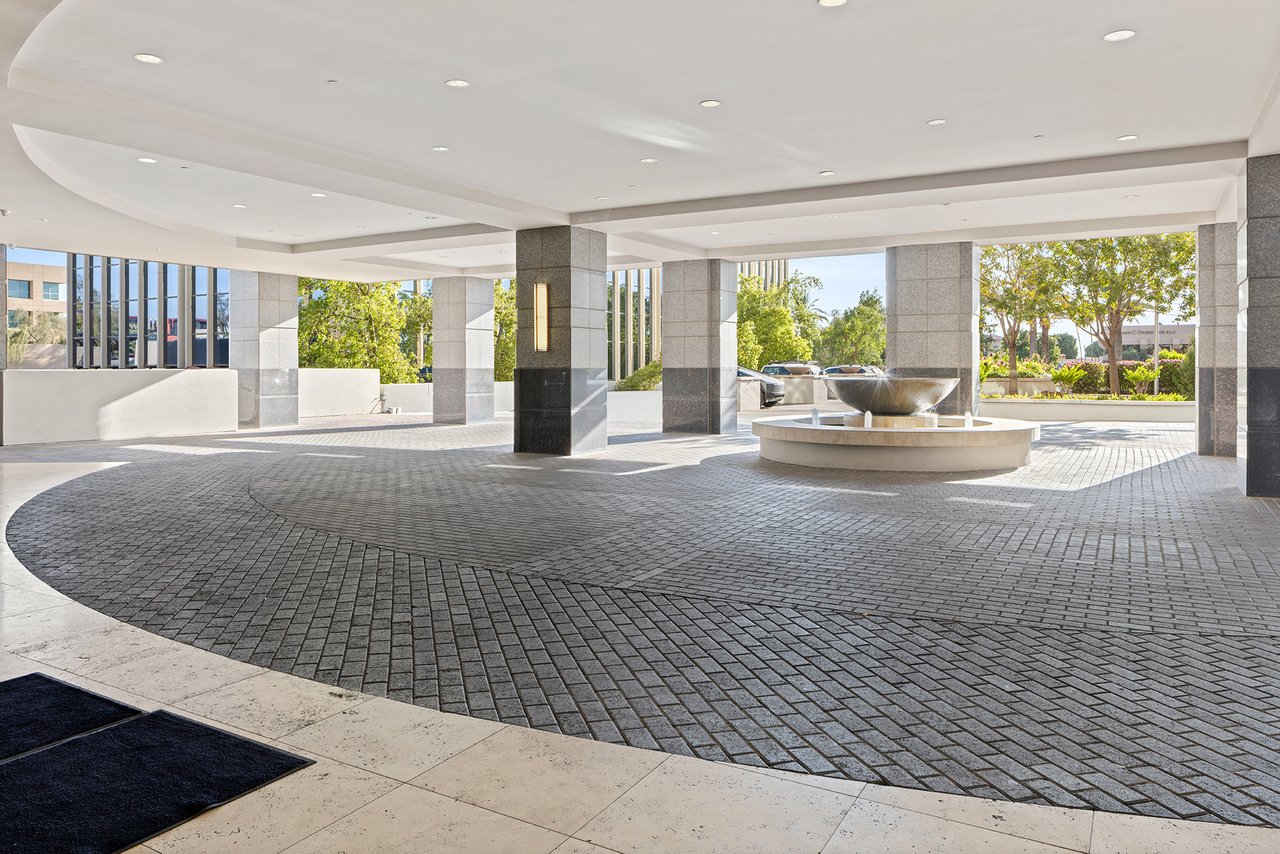 2211 E CAMELBACK Road 902