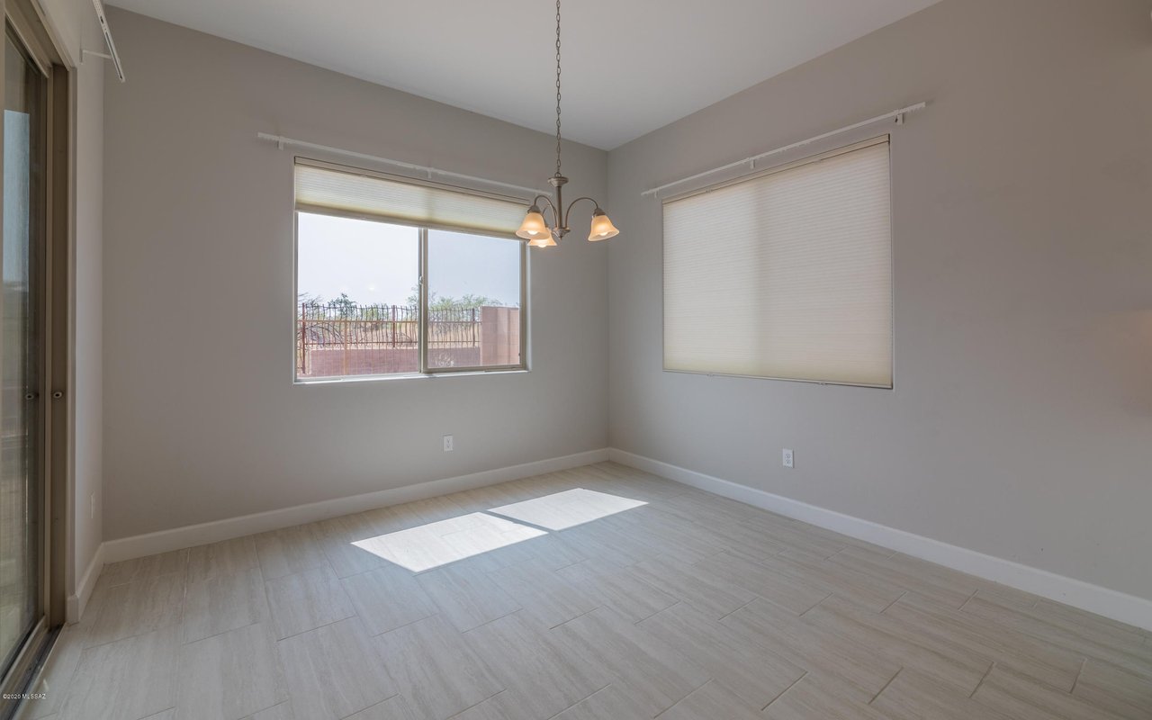 240 E Ancient Pueblo Ln