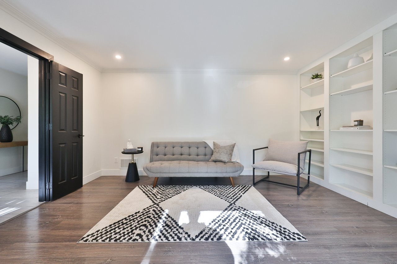 1131 Carol Street, Burlington