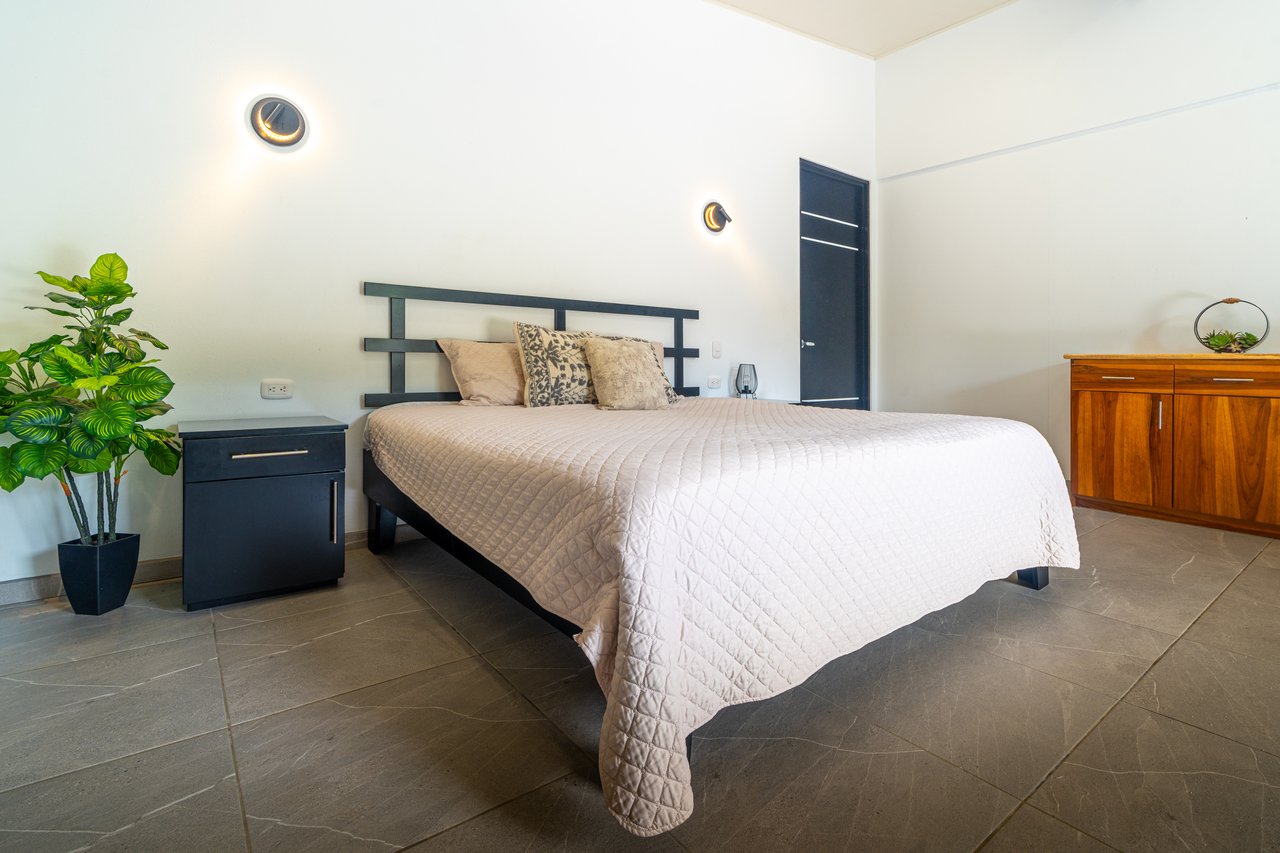 Modern 3 Bedroom Home - Walking distance to it all!