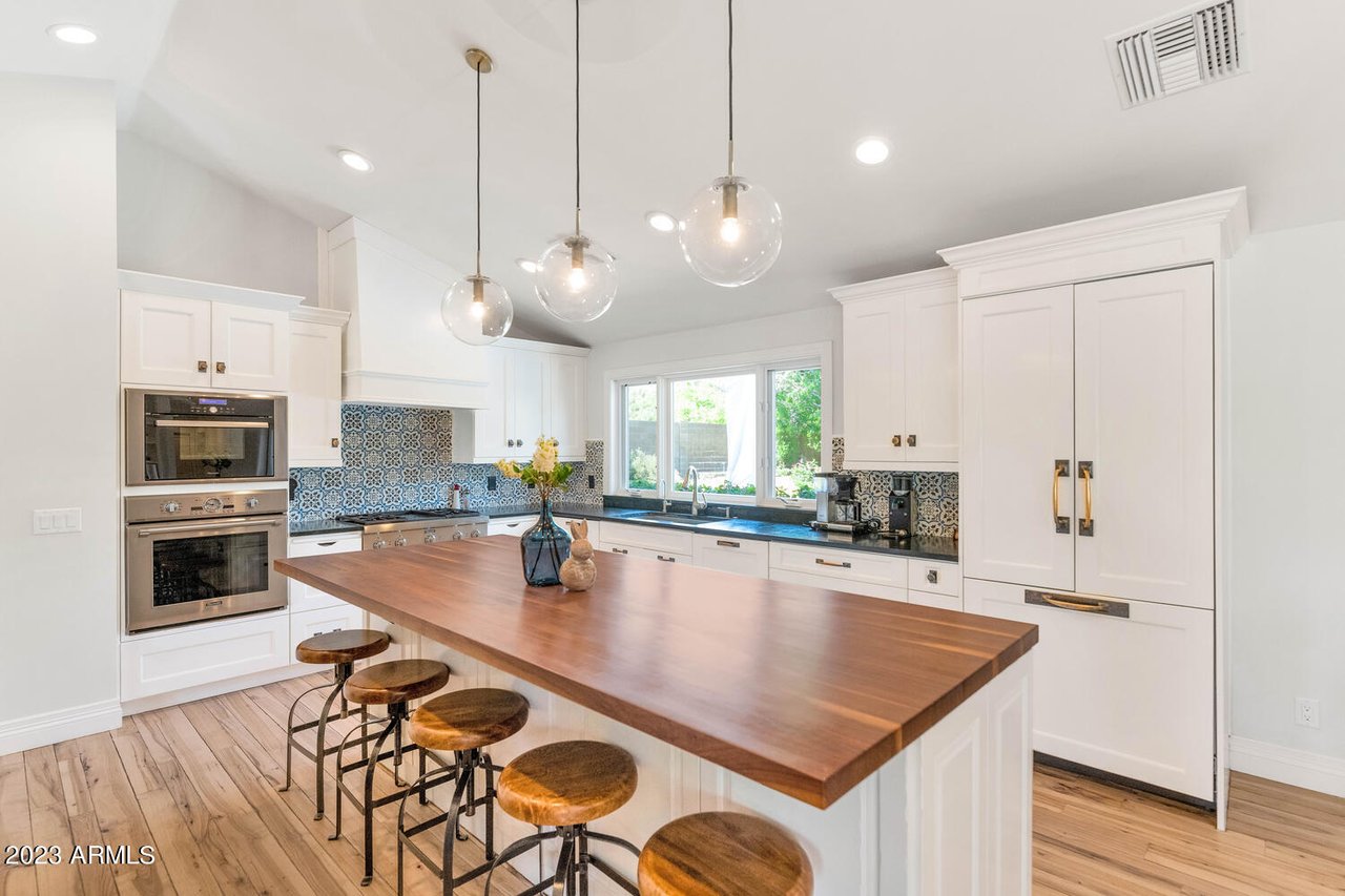 Just Sold: 4474 E Calle Del Norte