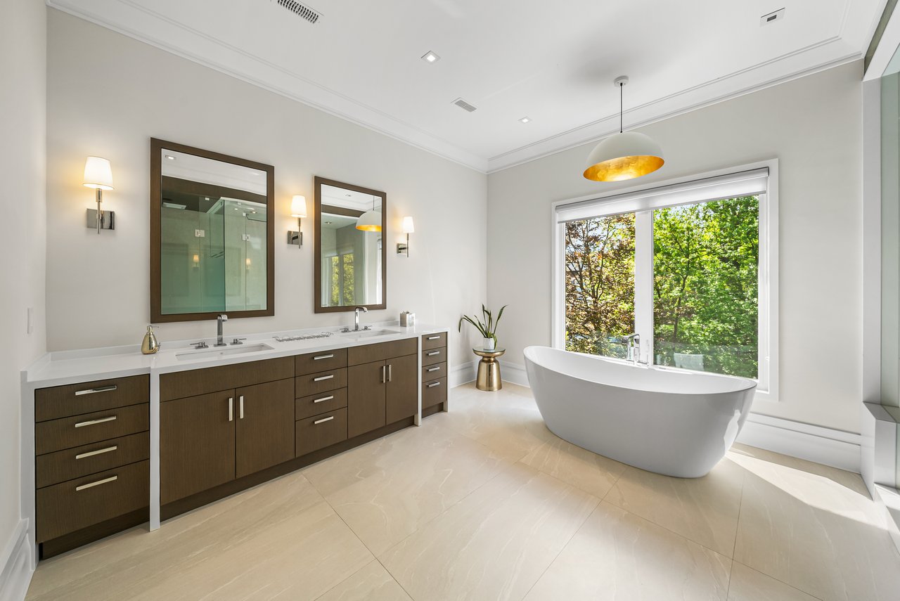 163 Cortleigh Boulevard