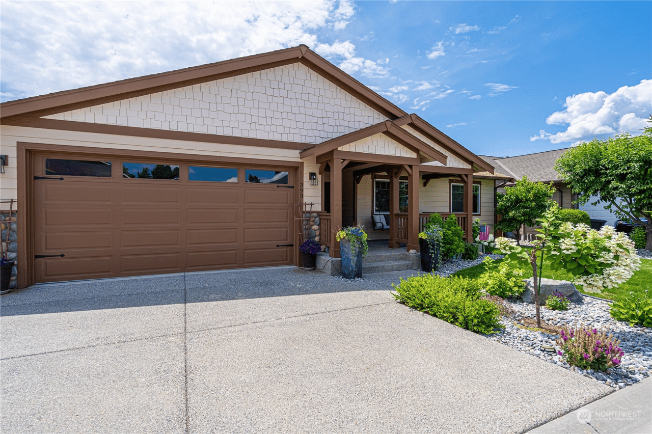 393 Ridgewood Dr