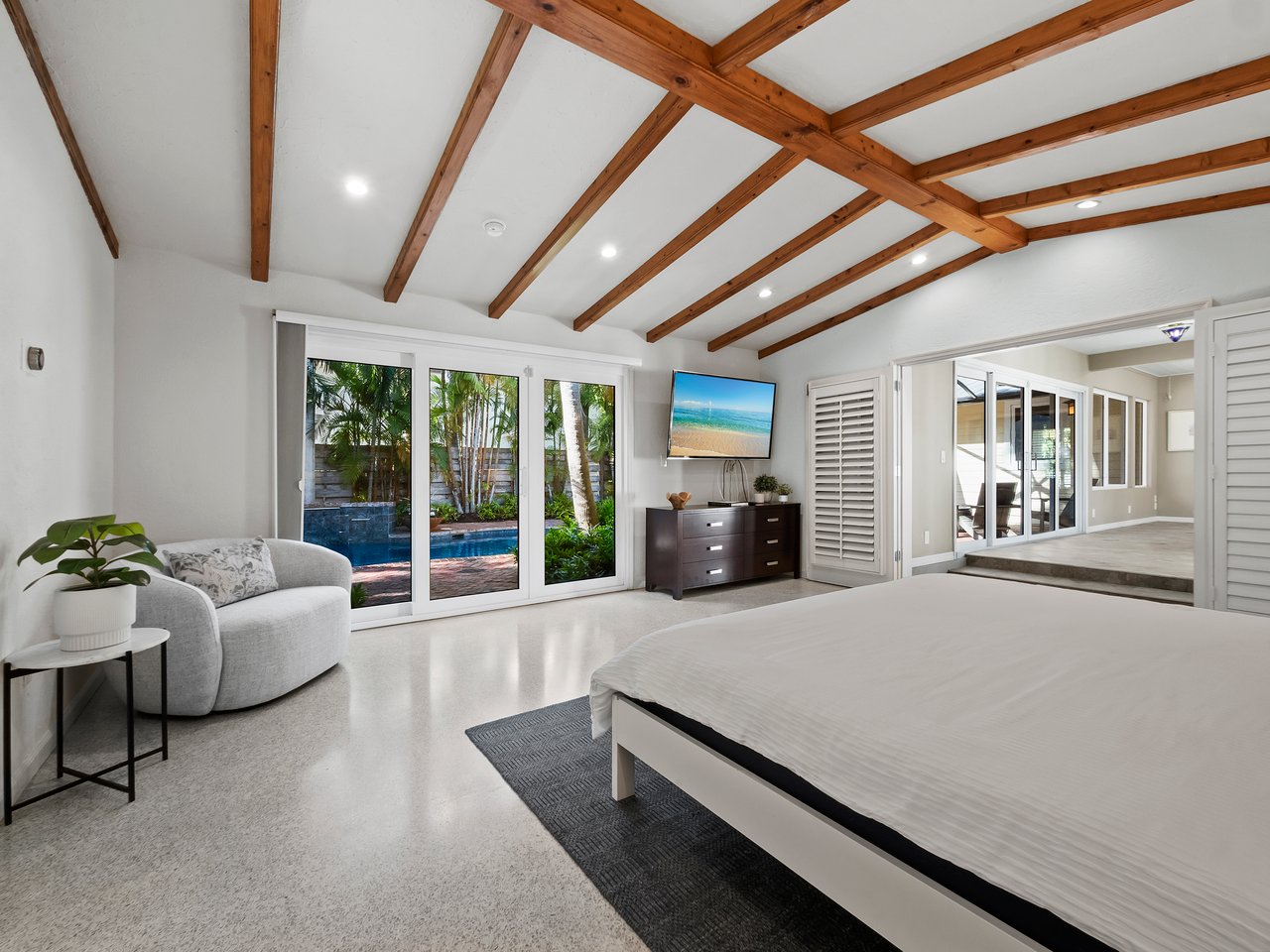 1930 ALTA VISTA ST