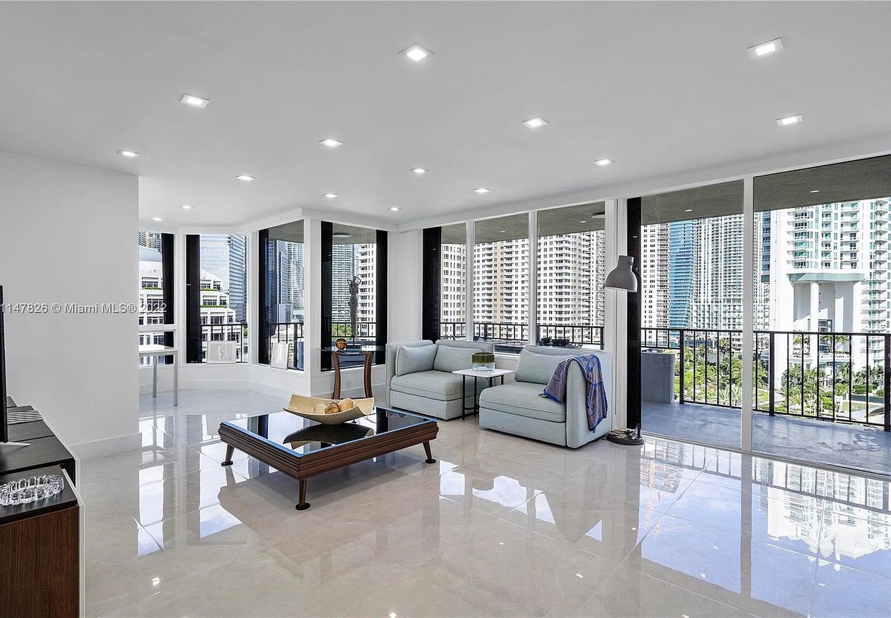 520 Brickell Key Dr #A1521
