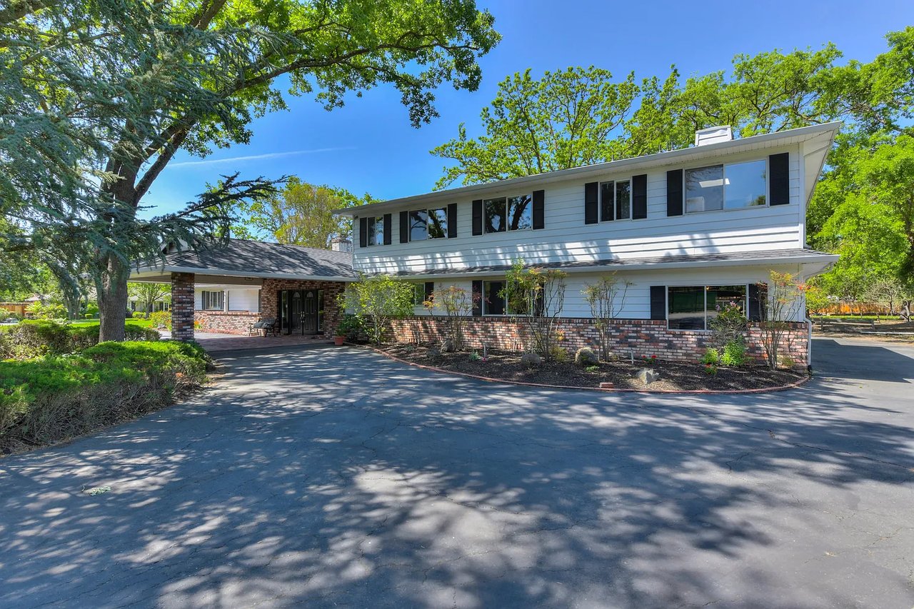 14 Buckeye Ln