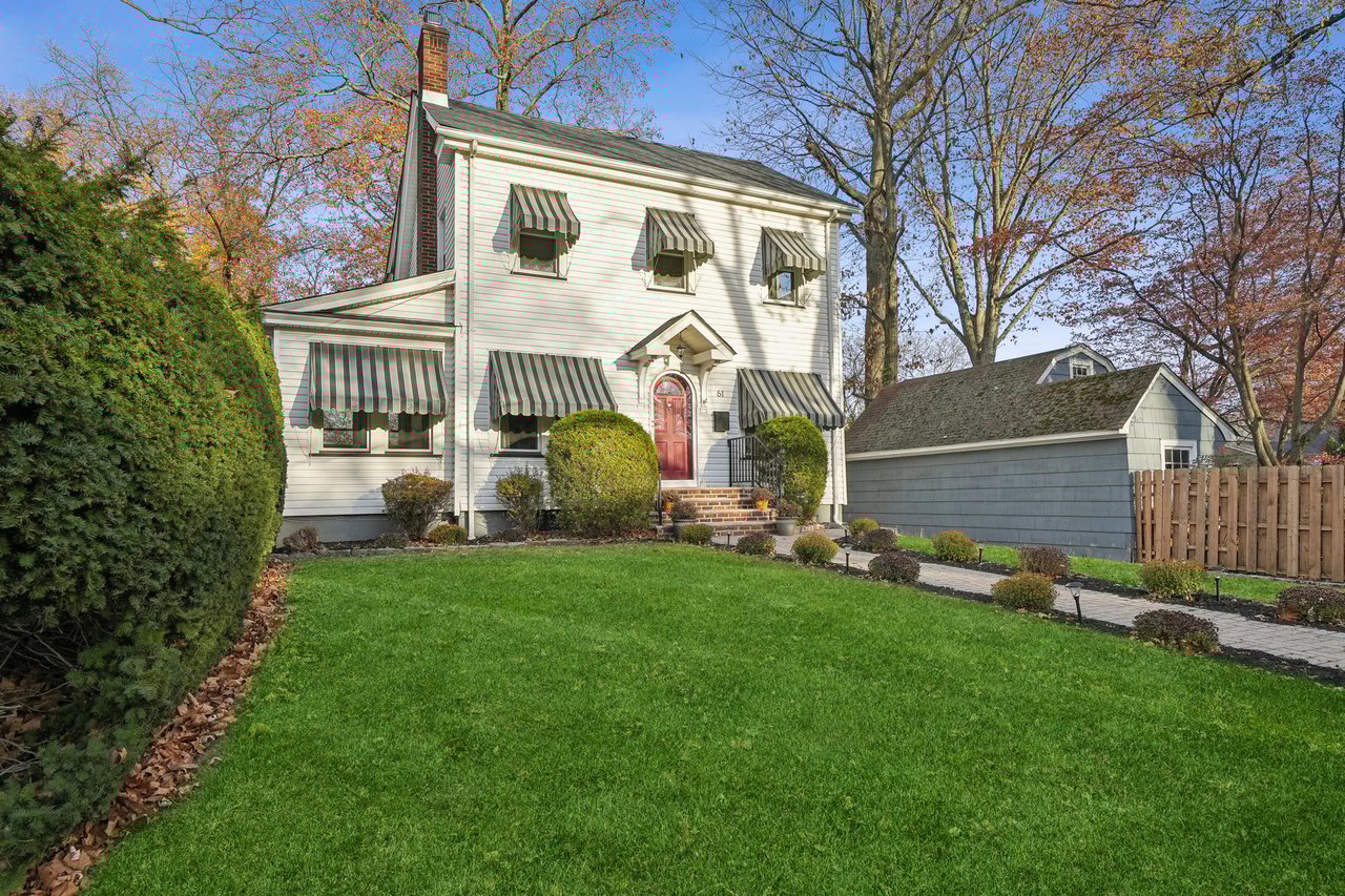 61 Plymouth Ave