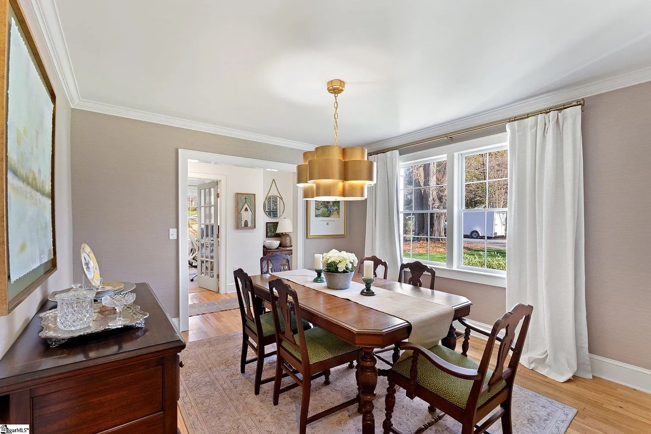 22 N Brookwood Dr