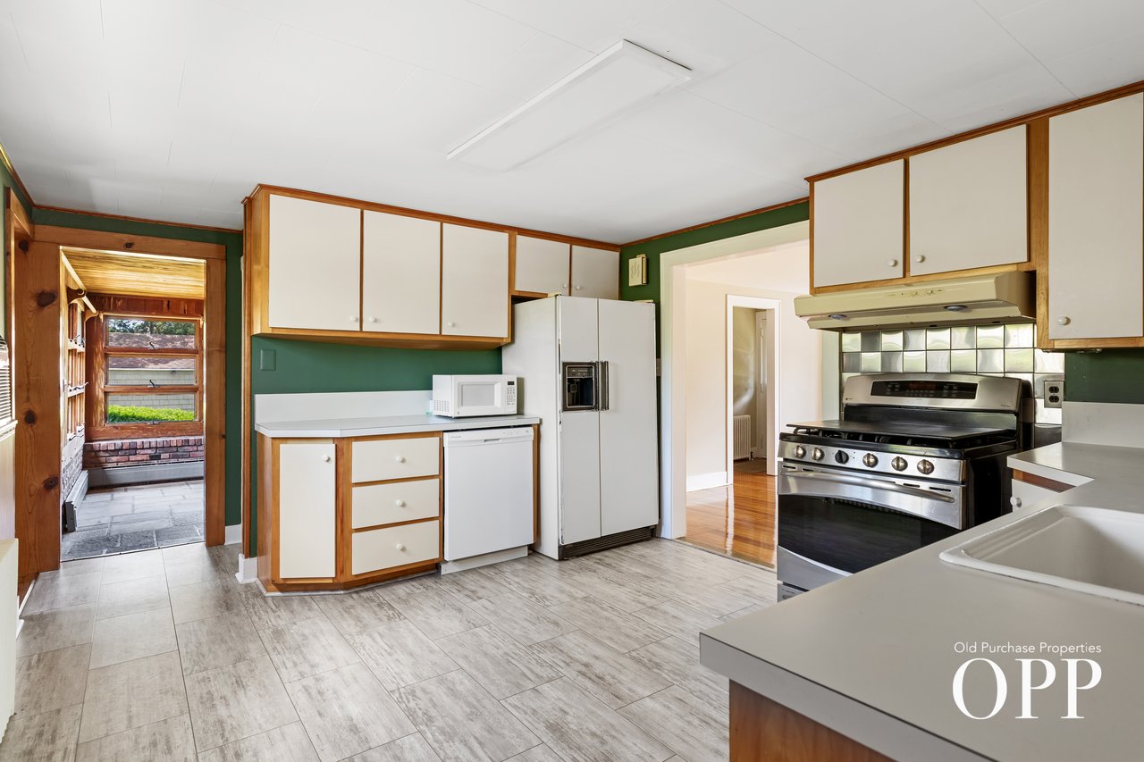 A Convenient Bellport Village Address