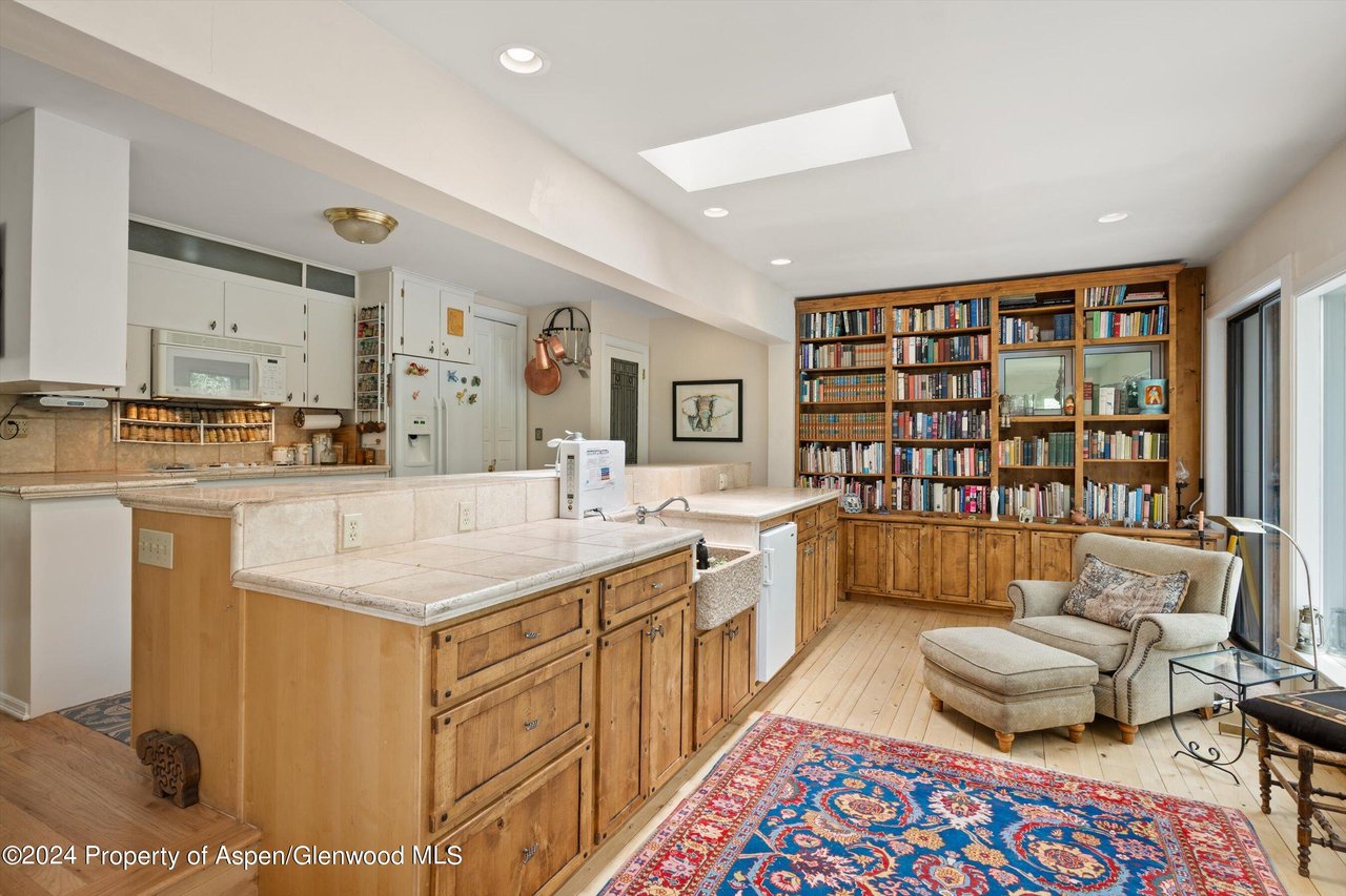 254 Twining Flats Rd