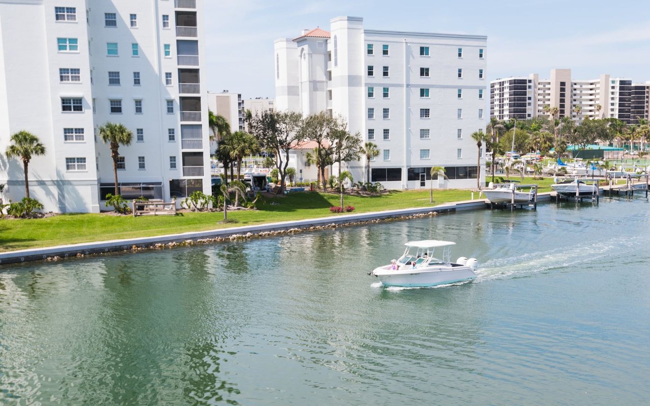 Boca Marina and Yacht Club, Boca Raton
