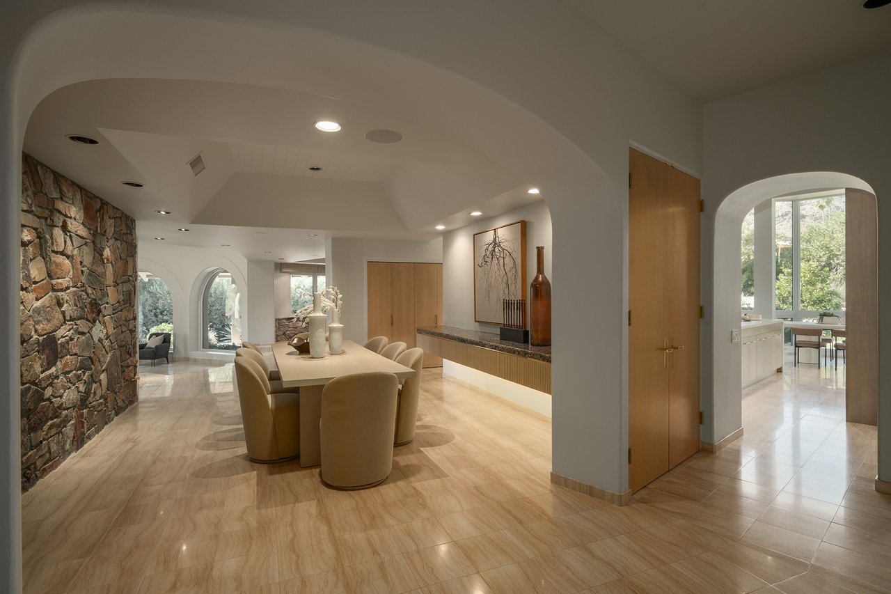 7224 N LAKESIDE Lane