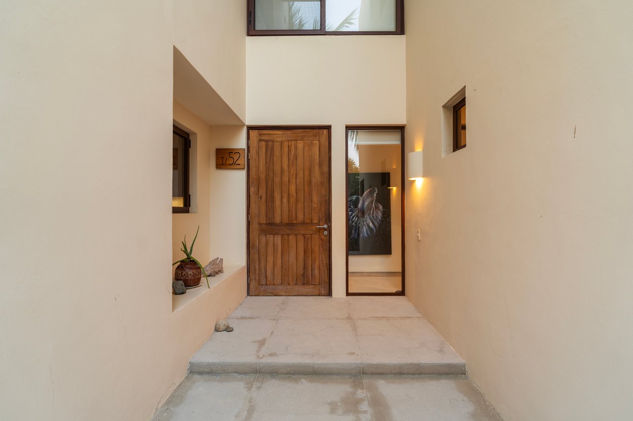 Marea Beachfront Villa I52