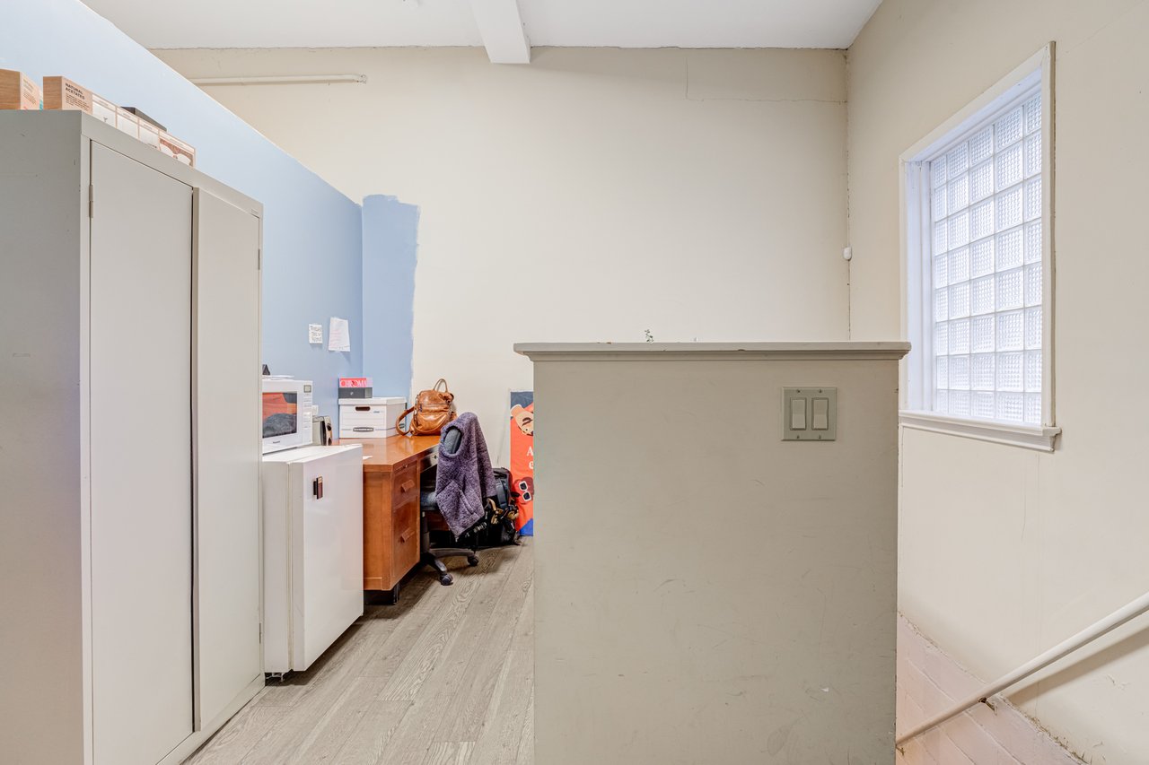 Commercial Property On Bloor St W - The Kingsway 