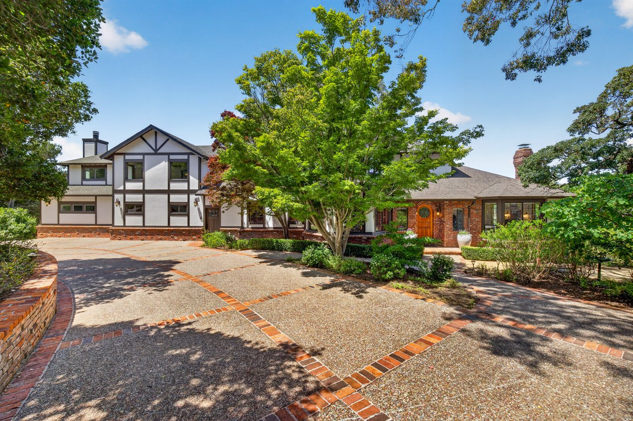 Expansive & Private Novato Estate