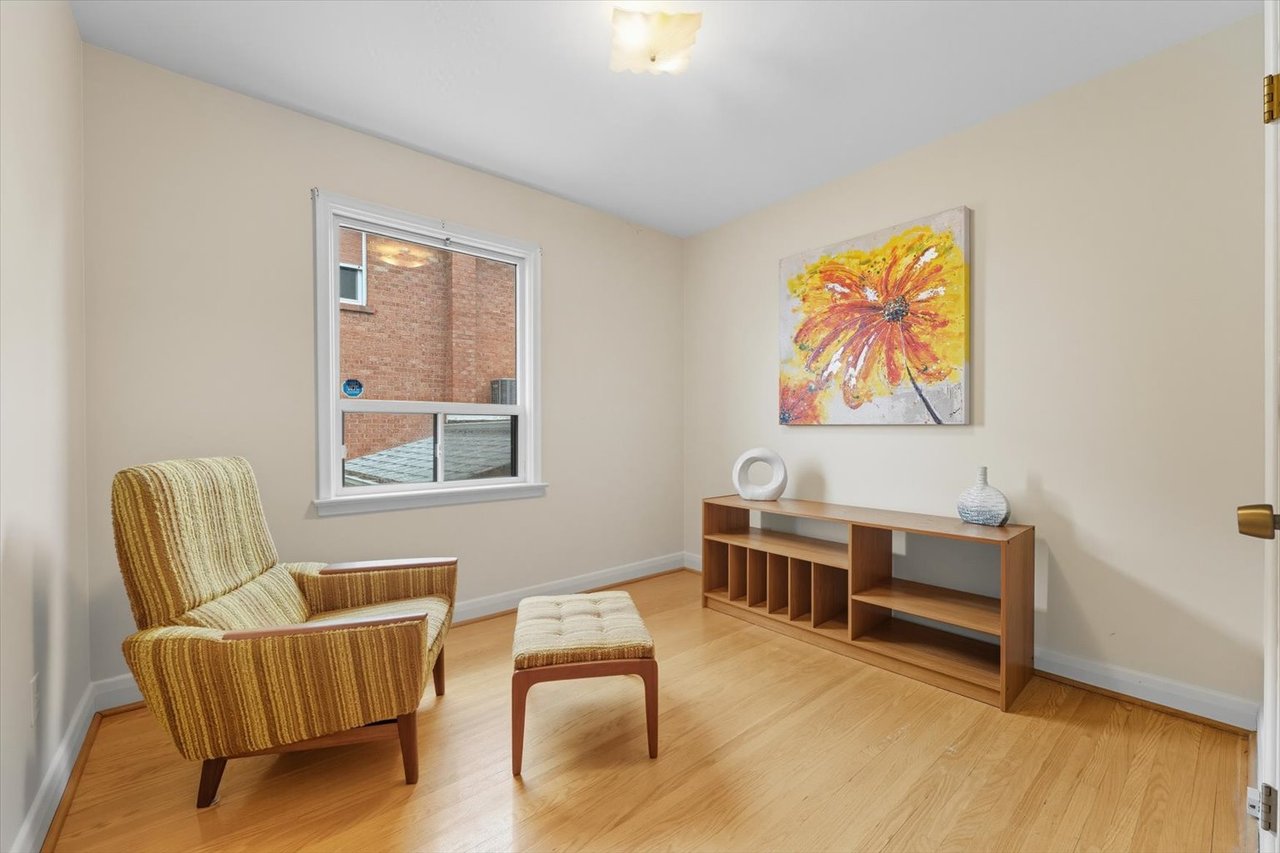 6 Berryton Ave