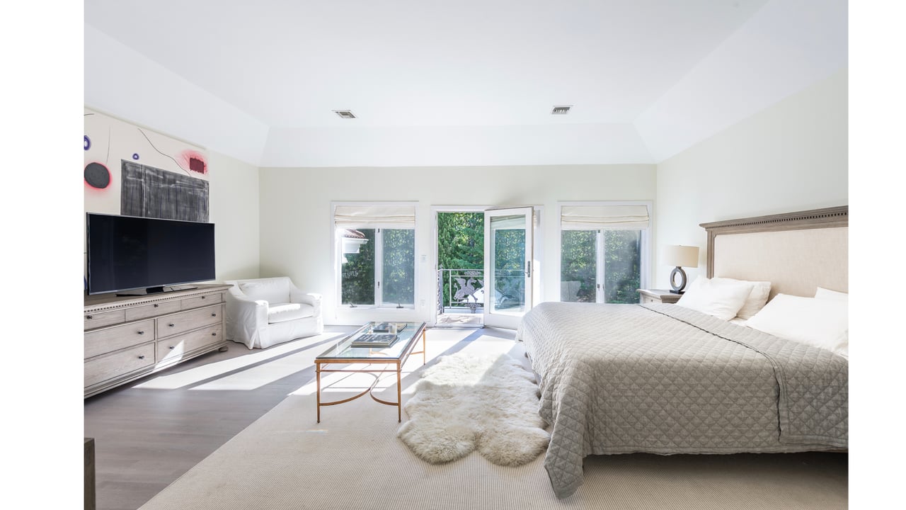 Ideally Situated House (Summer Rental)
