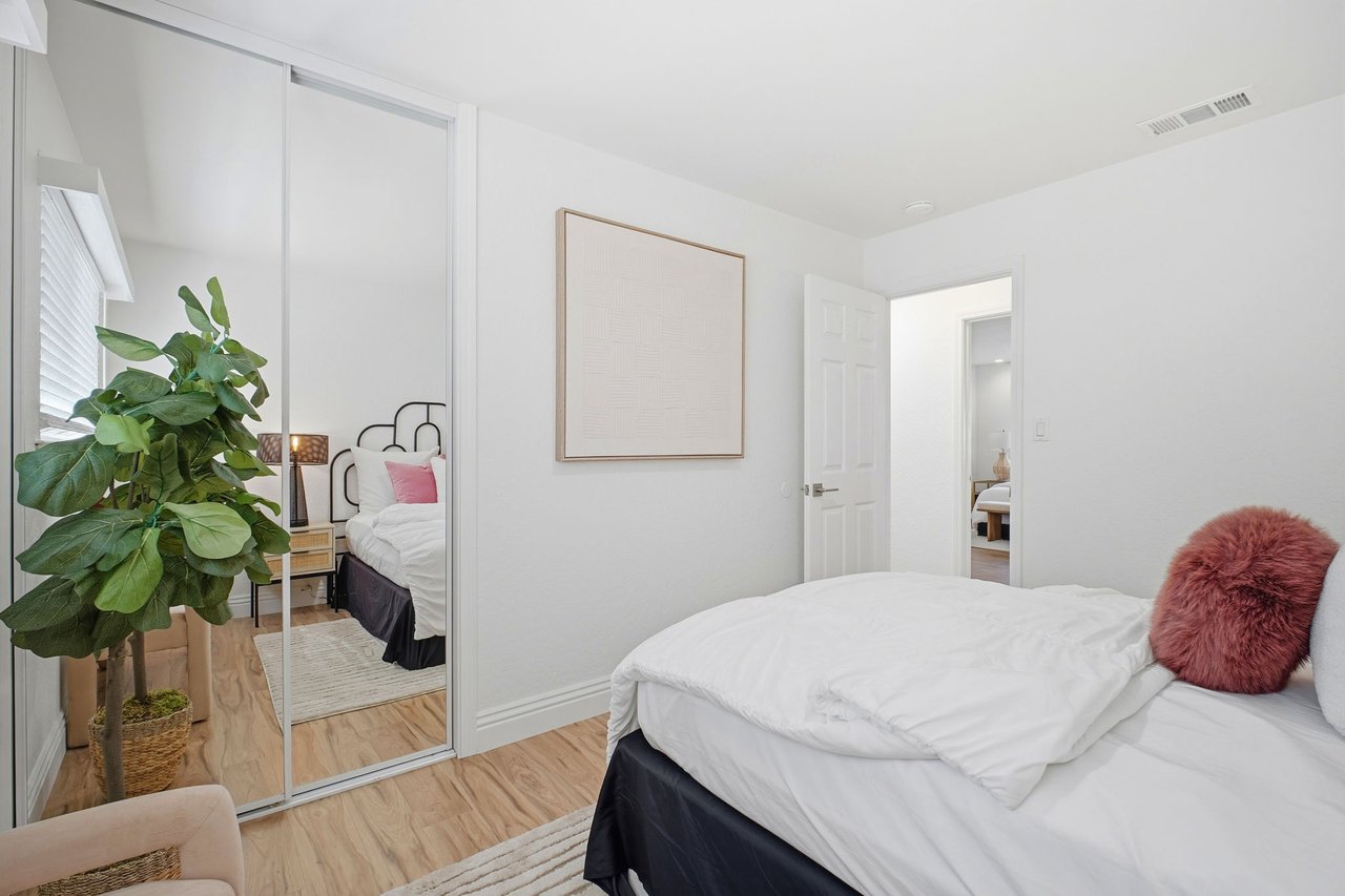 Turn Key Beauty in Sundale