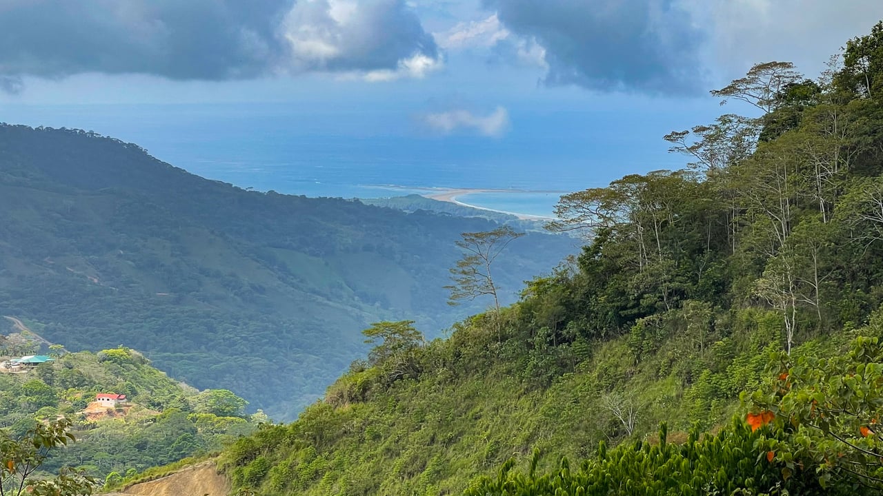 Incredible Mountain and Whale Tail View Home Site Above Uvita