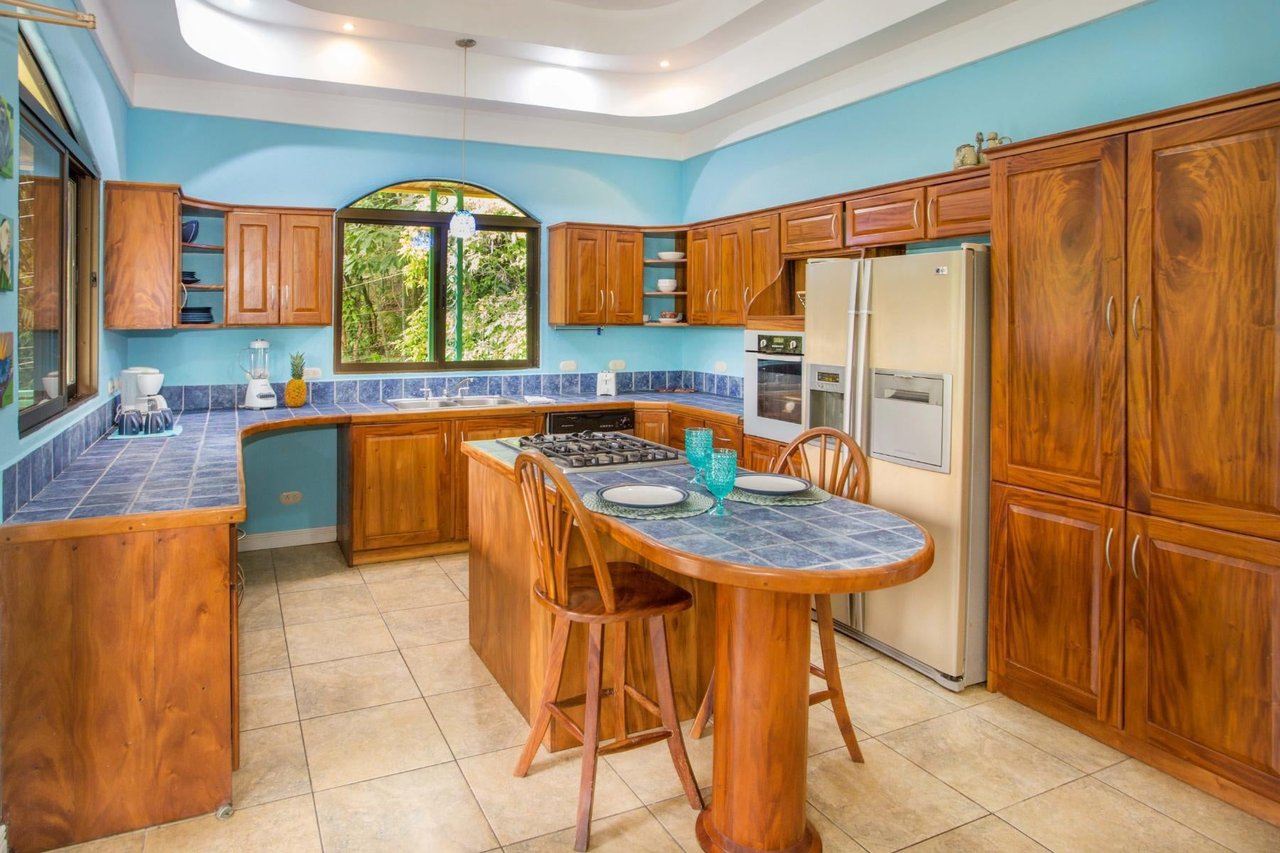 Furnished Jungle Rental Home, Manuel Antonio, Puntarenas