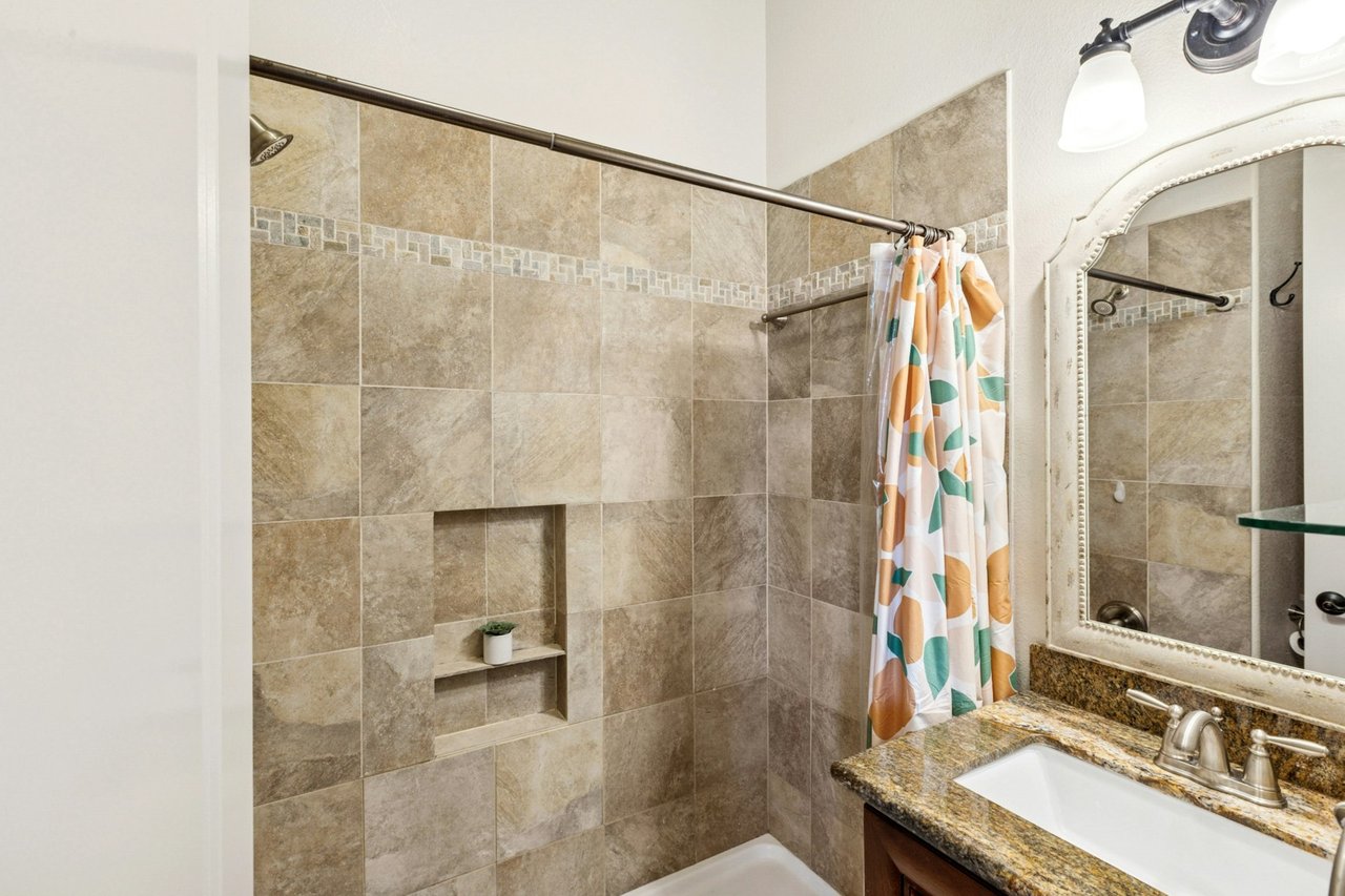 Pre-MLS Open House This Saturday 2-5PM!