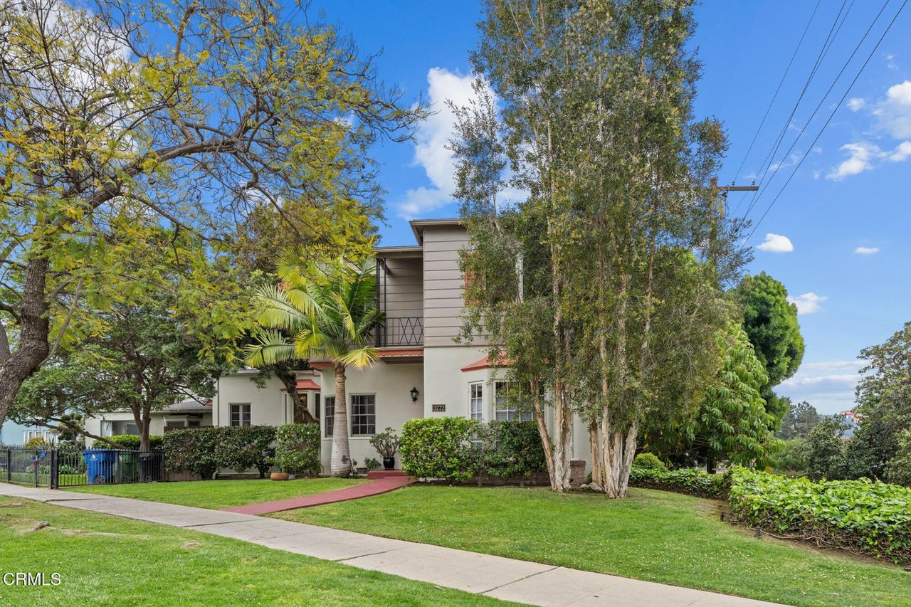 3272 Rowena Ave