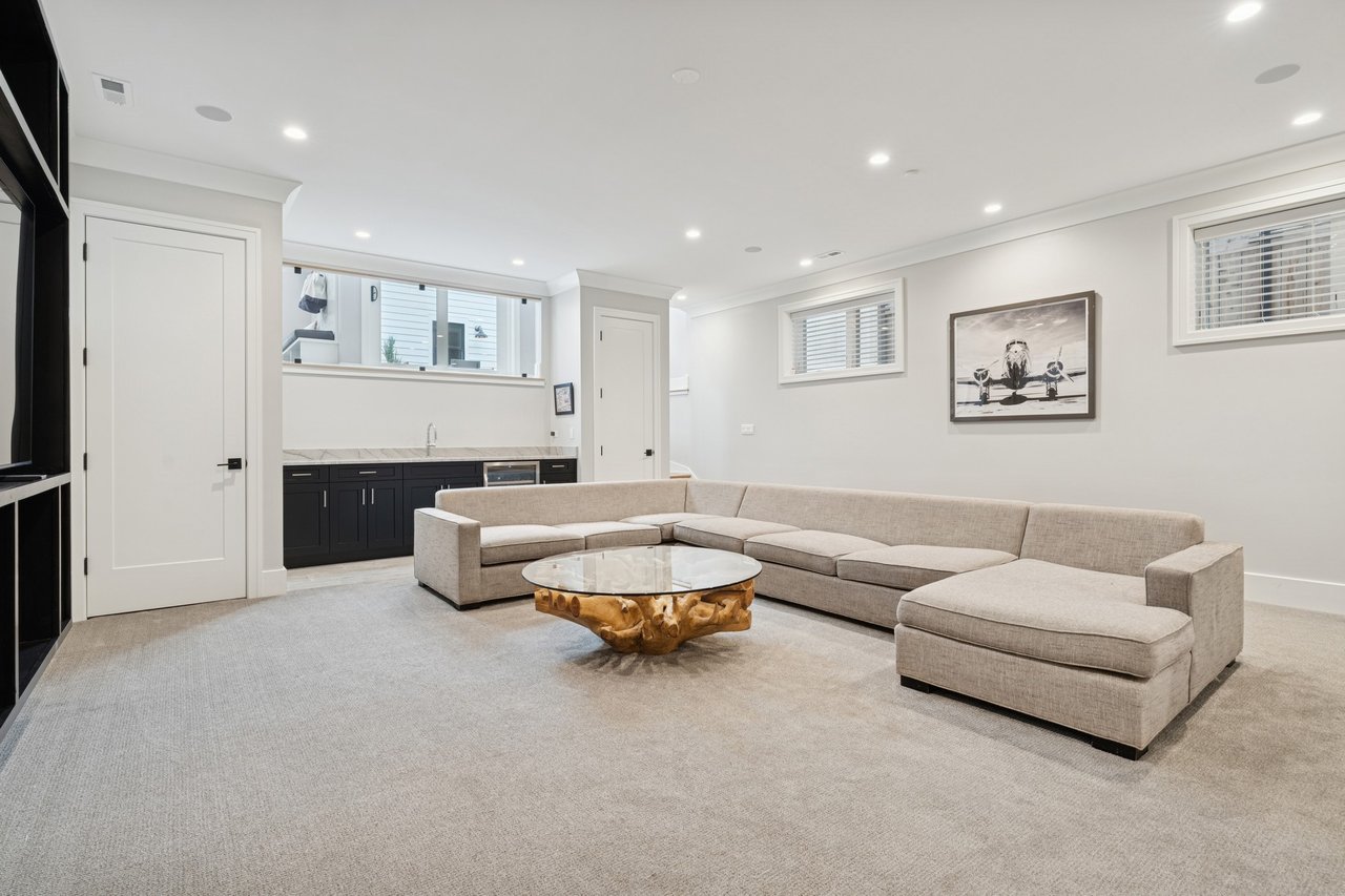 2026 W. Waveland- A North Center Gem!