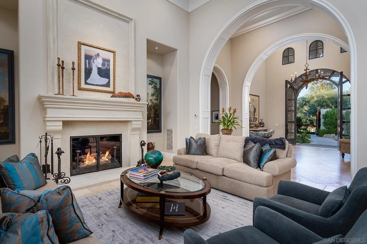 18495 Calle La Serra