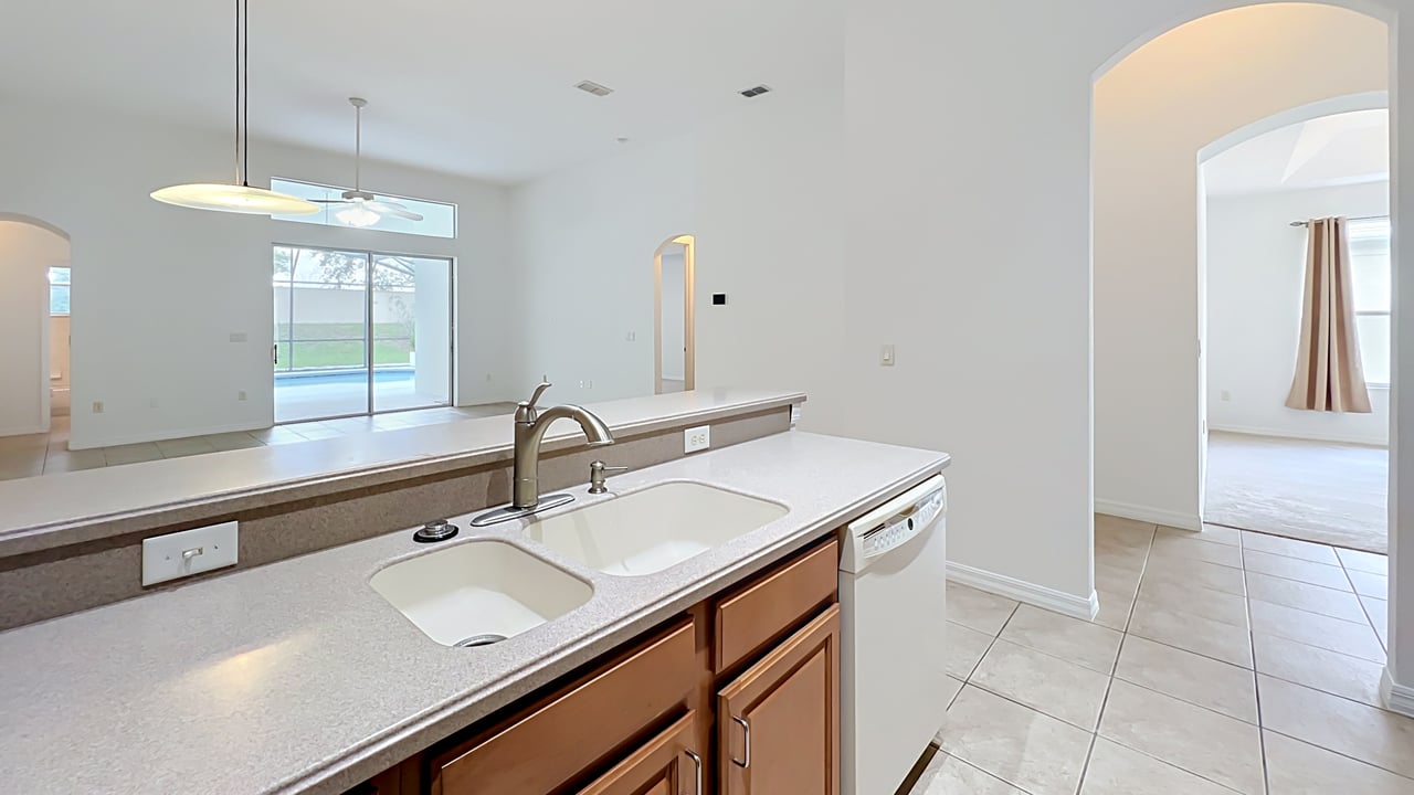 Orlando Vista Lakes 5-Bedroom 4-Bathroom Home and Lifestyle