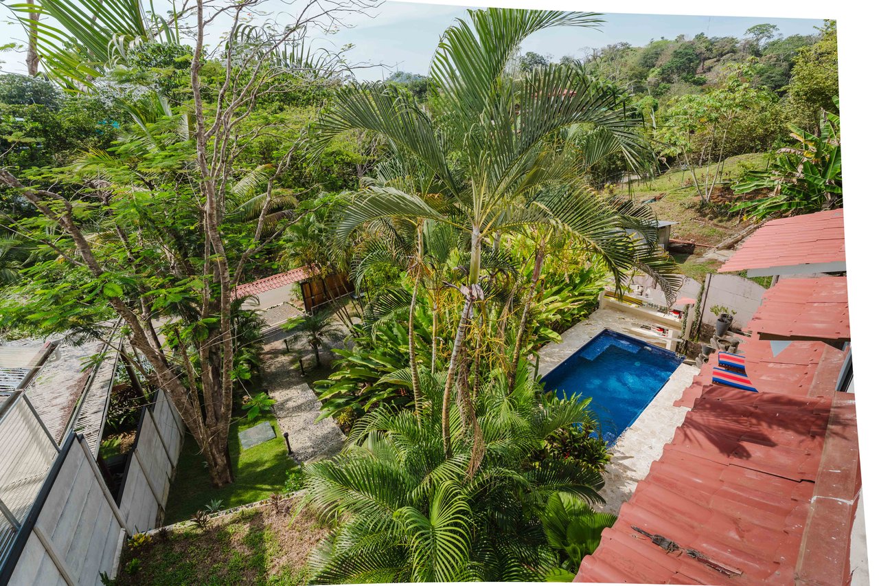 Casa Iguana - Fully Renovated Home Minutes from Marina Pez Vela 