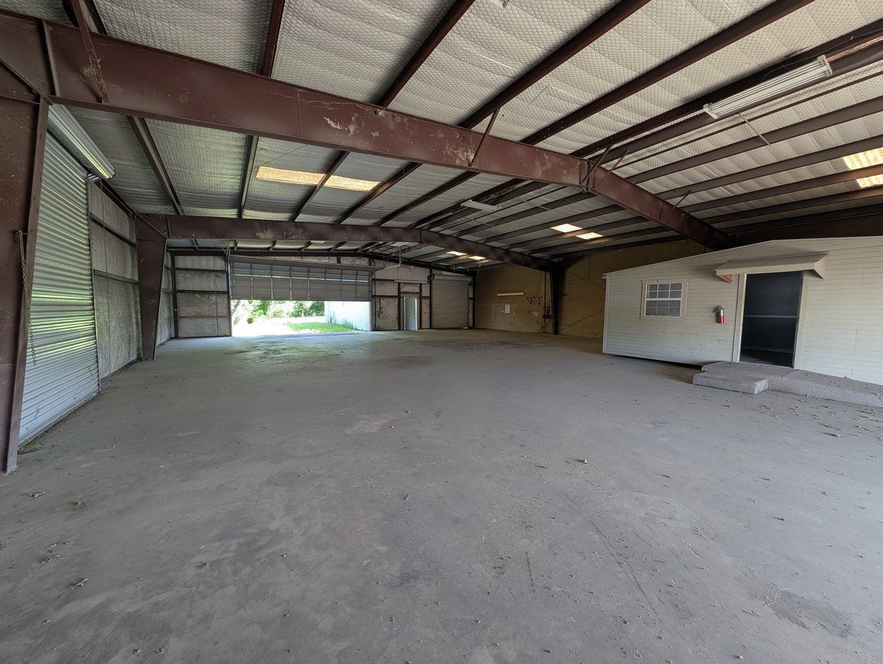 2209 E Main St