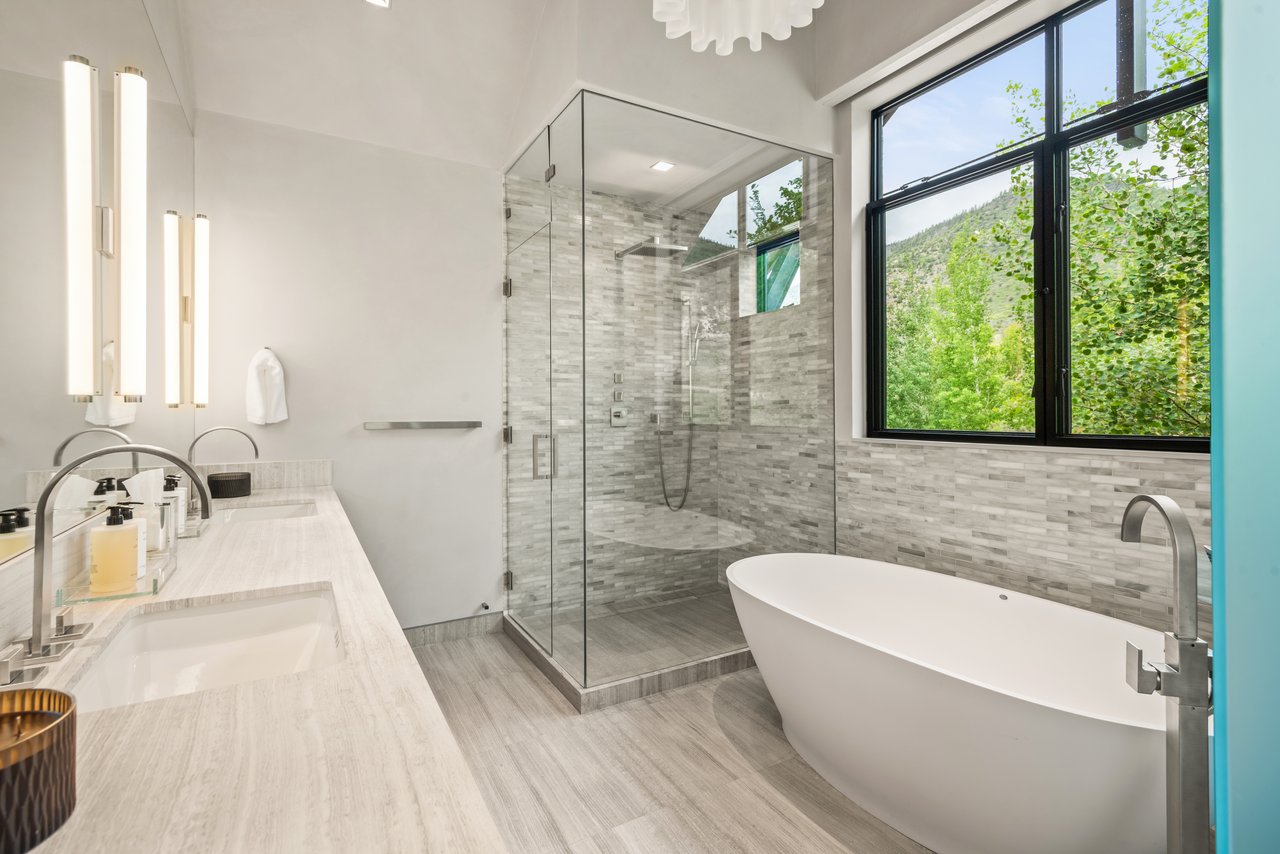 31 E Bourg Trail
