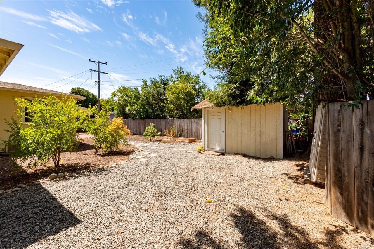 6 Boulevard Ct