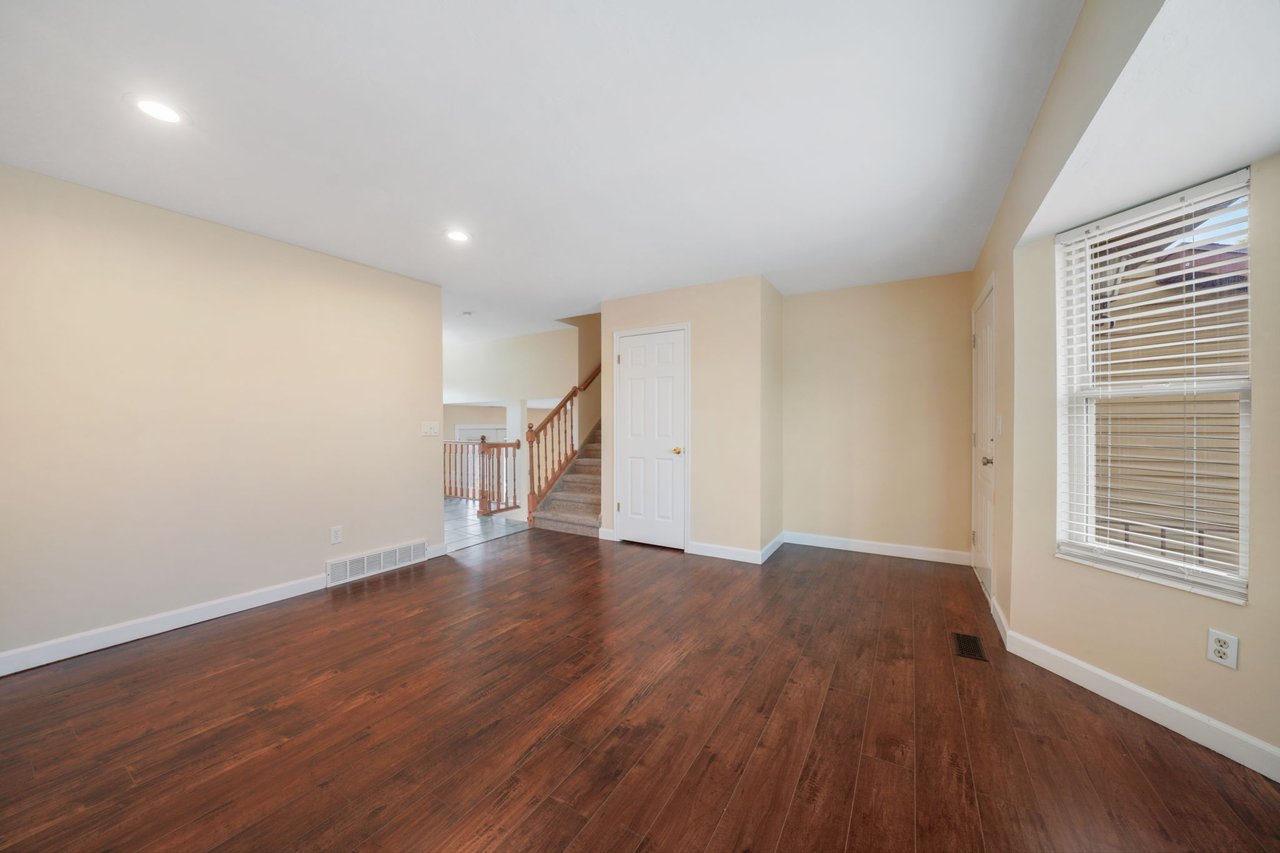 8577 Autumn Gold Cir