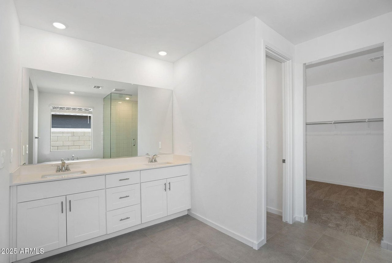 4811 W HUNTER Trail