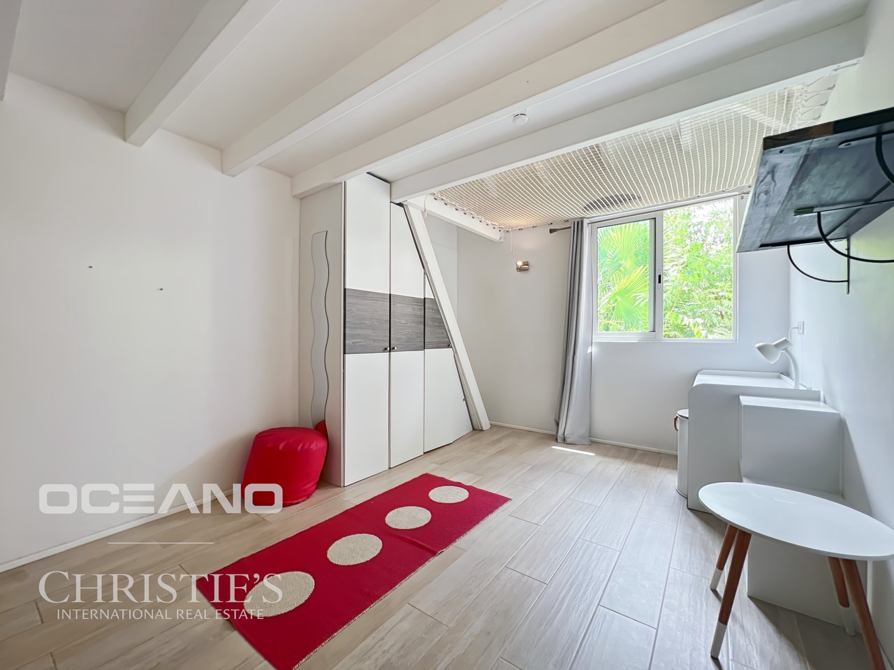 3 BEDROOMS - LARGE GARDEN - CUL DE SAC